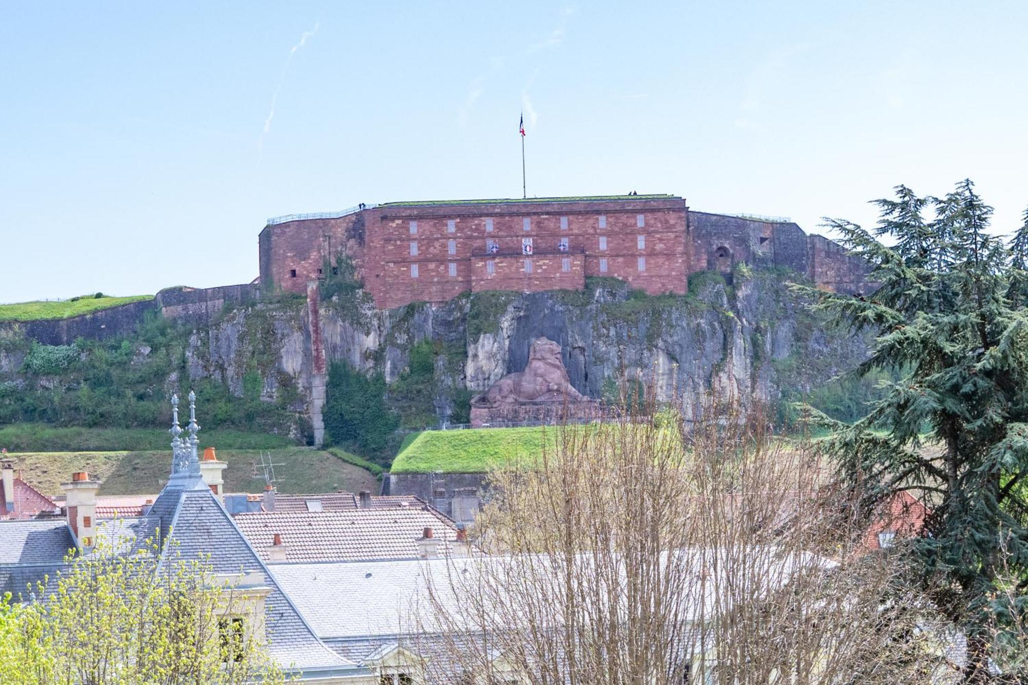 Grand Hotel Du Tonneau D'Or Belfort Eksteriør bilde