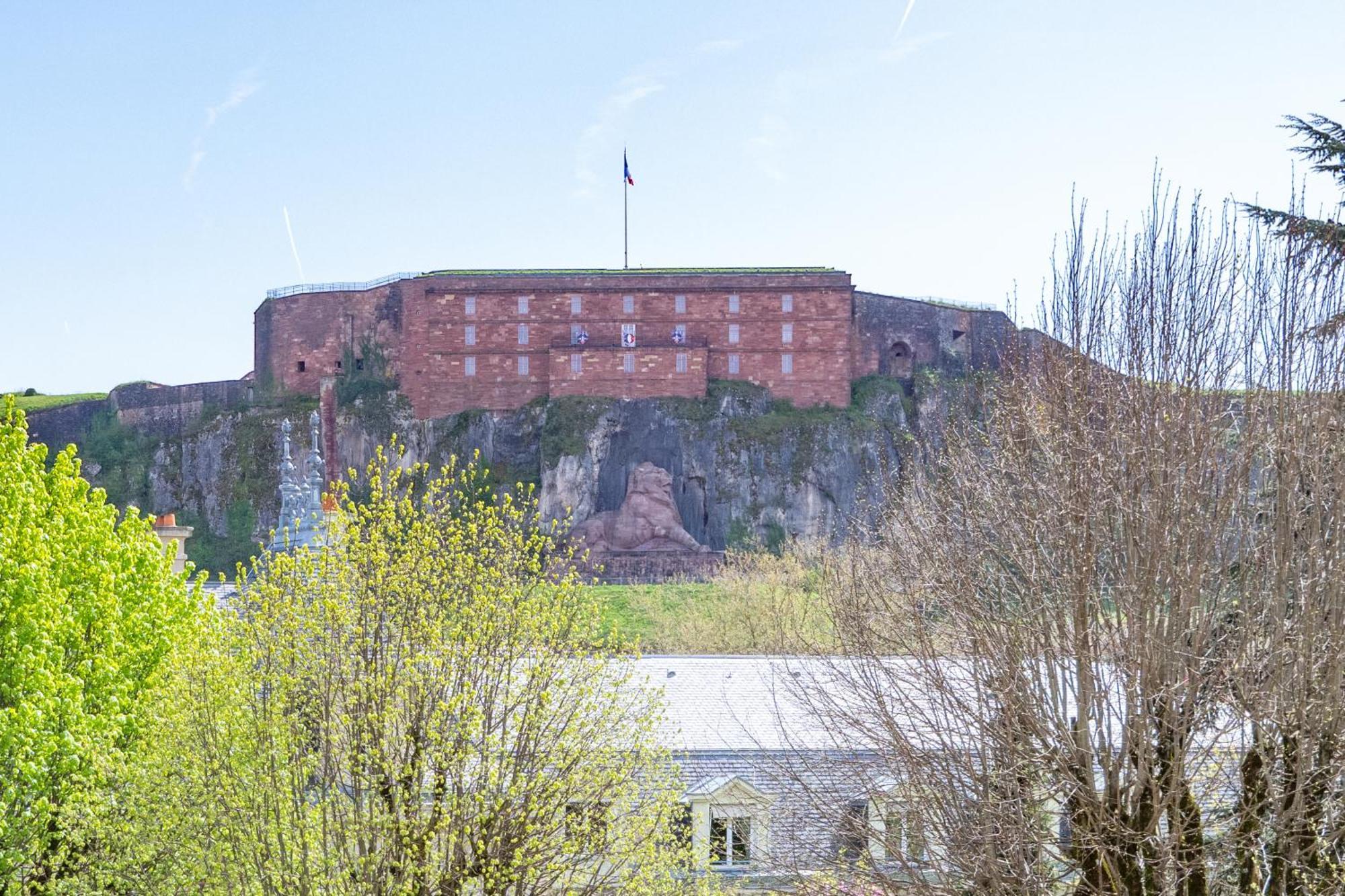 Grand Hotel Du Tonneau D'Or Belfort Eksteriør bilde